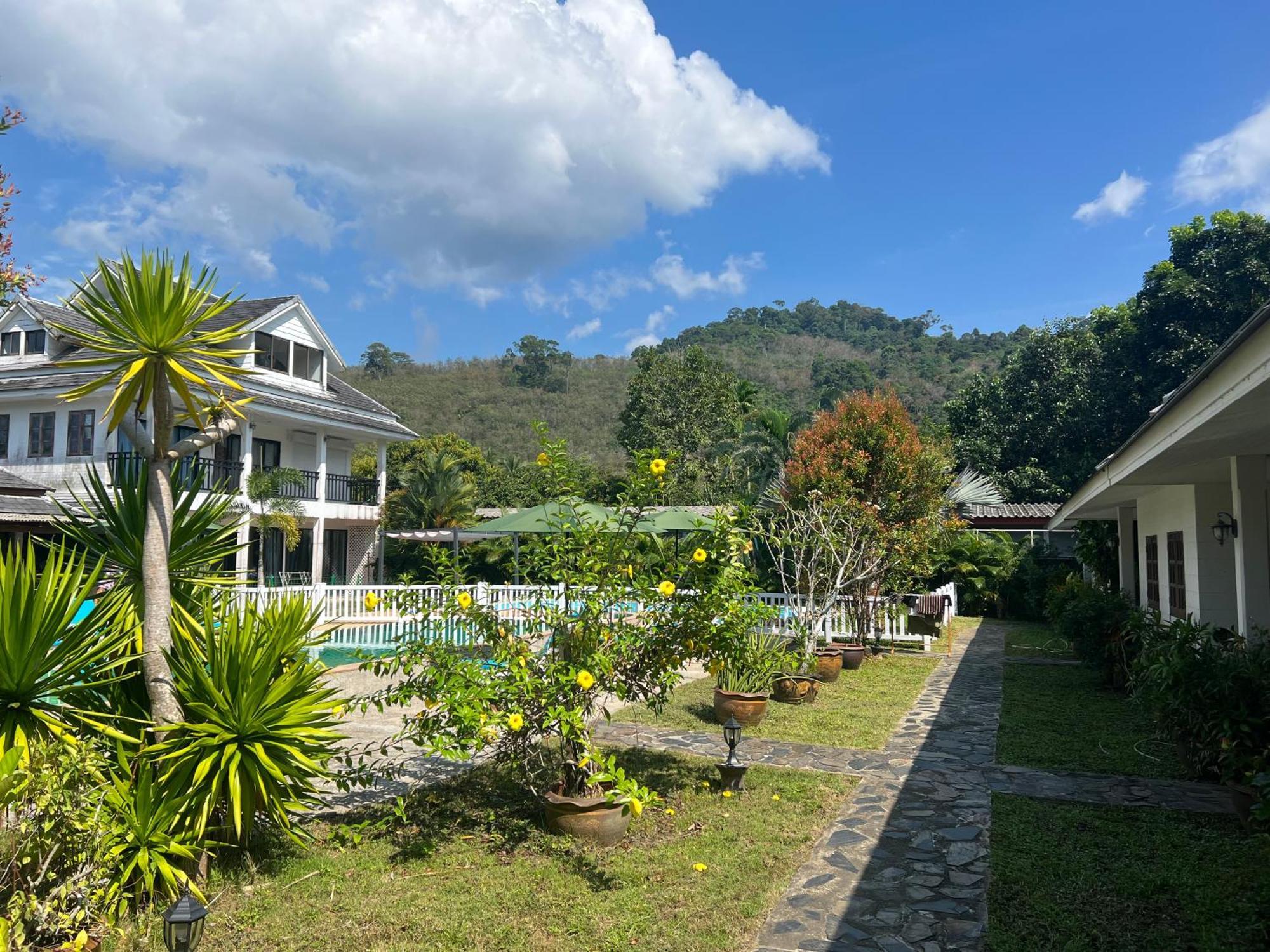 Villa Colina Khao Lak Rooms And Bungalows - Adults Only Екстер'єр фото