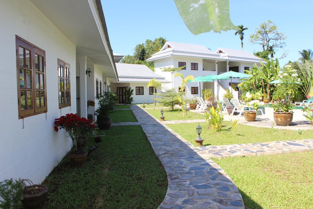 Villa Colina Khao Lak Rooms And Bungalows - Adults Only Екстер'єр фото